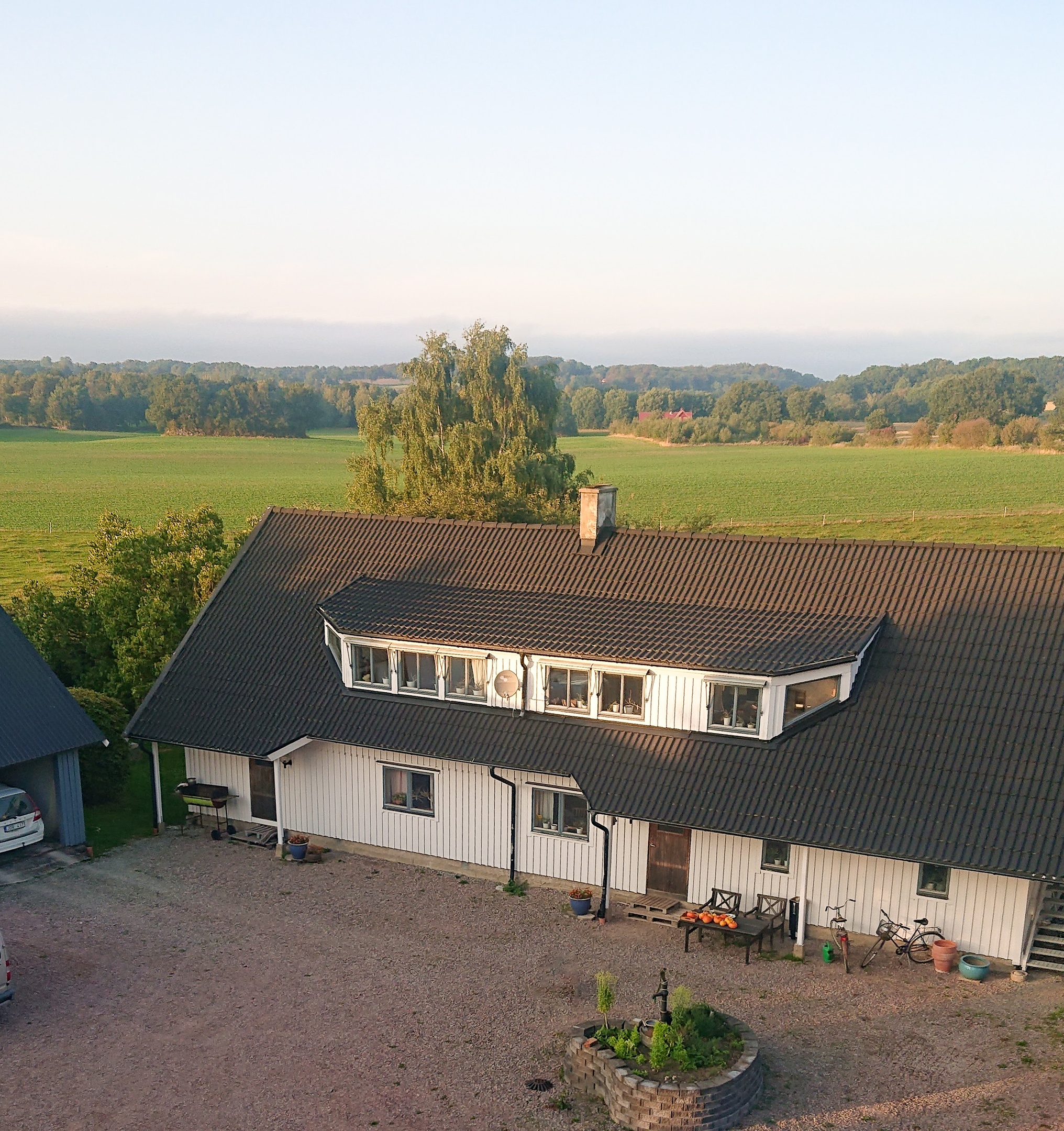 Korg med produkter från gården